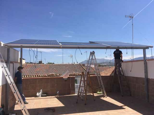 Sistema solar fotovoltaico instalado en Granada