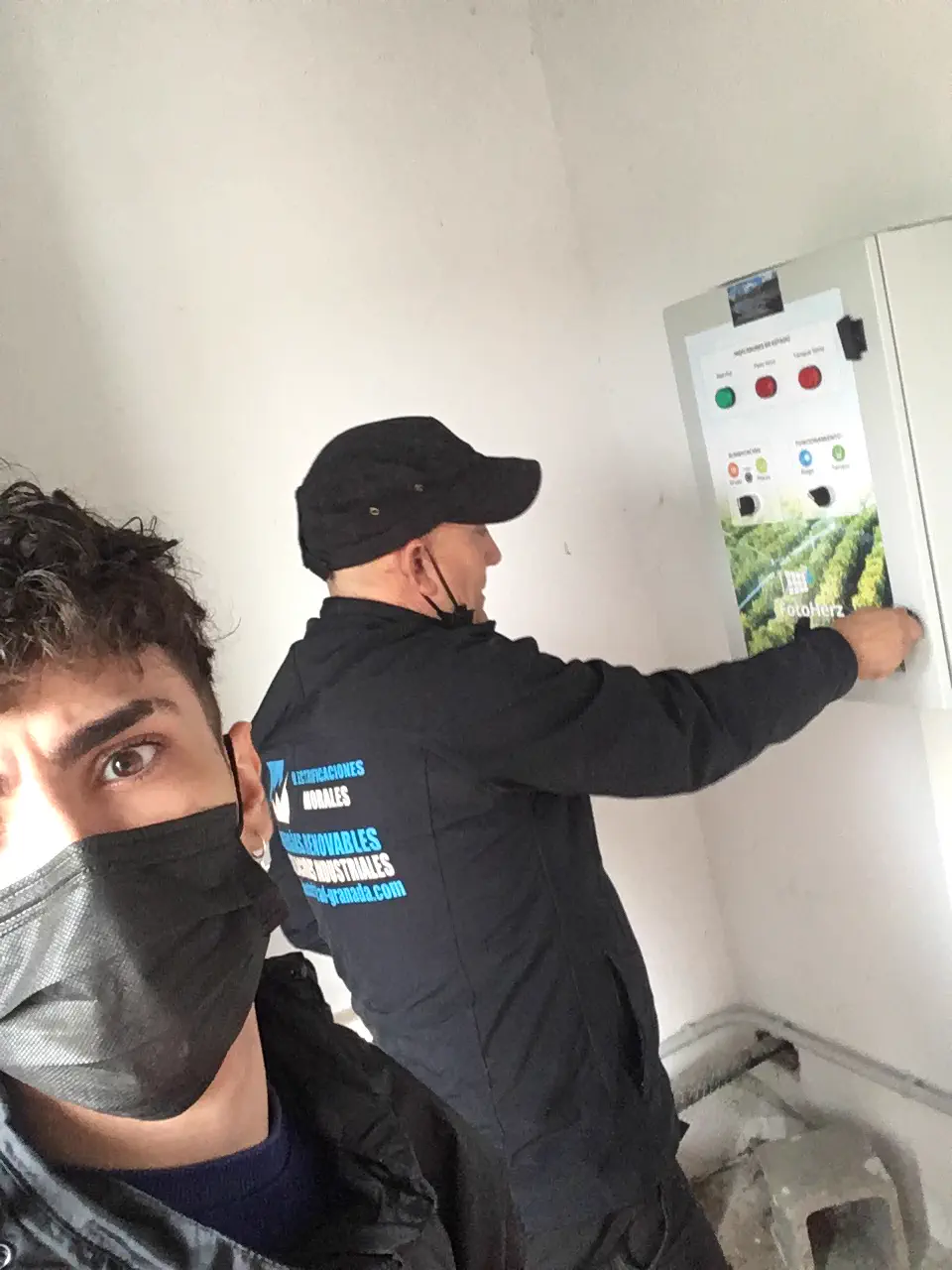 Variador y cuadro de control de un bombeo solar de 4 kW en Granada