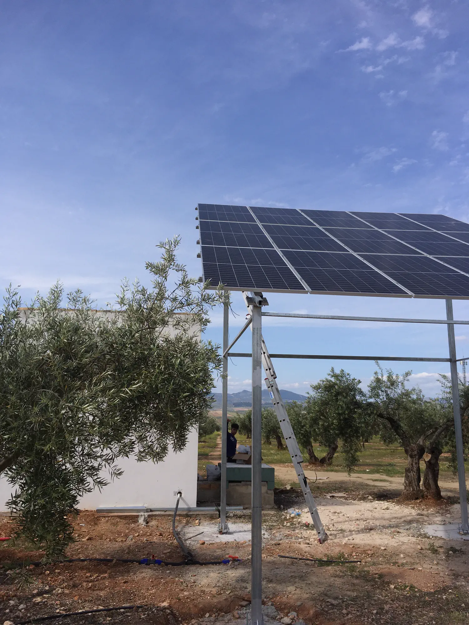 Bombeo solar de 4 kW llave en mano realizado por Greenvoltio en Granada provincia