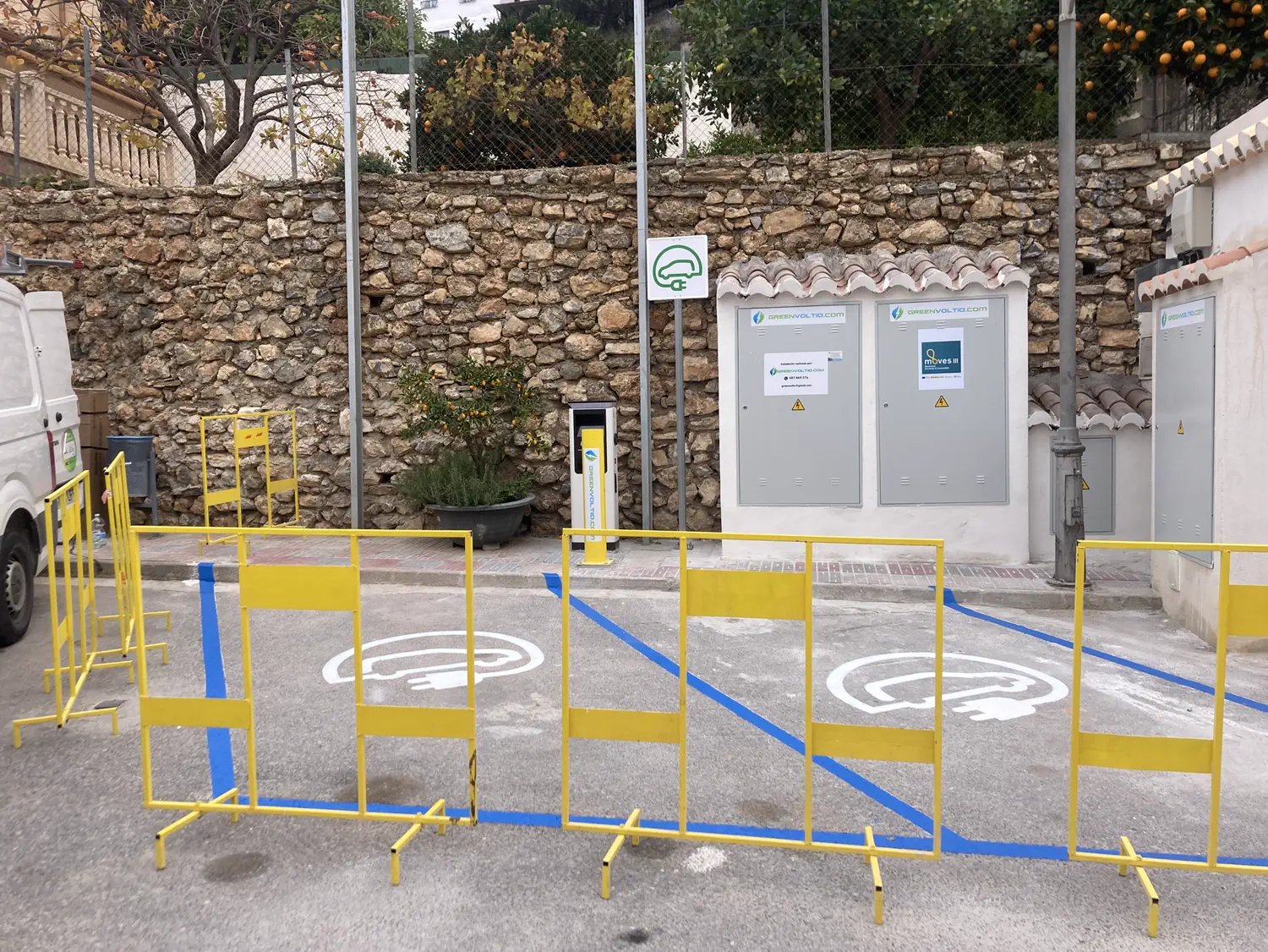 Cargador de 22+22 kW para el Ayuntamiento de Lentegí realizado por Greenvoltio en Lentegí, Granada